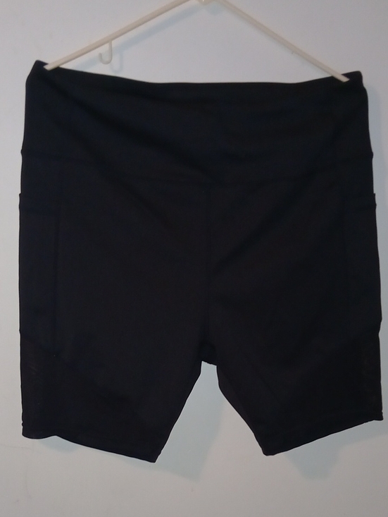downtown motion Pants - Women’s Black Bike Shorts with Side Pockets